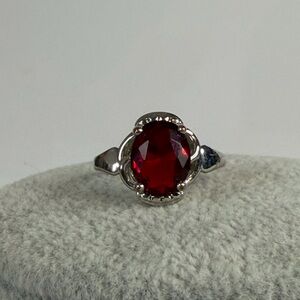 Vintage Red Ruby Glass Statement Ring Silver Tone Costume Size 7 whimsigoth goth
